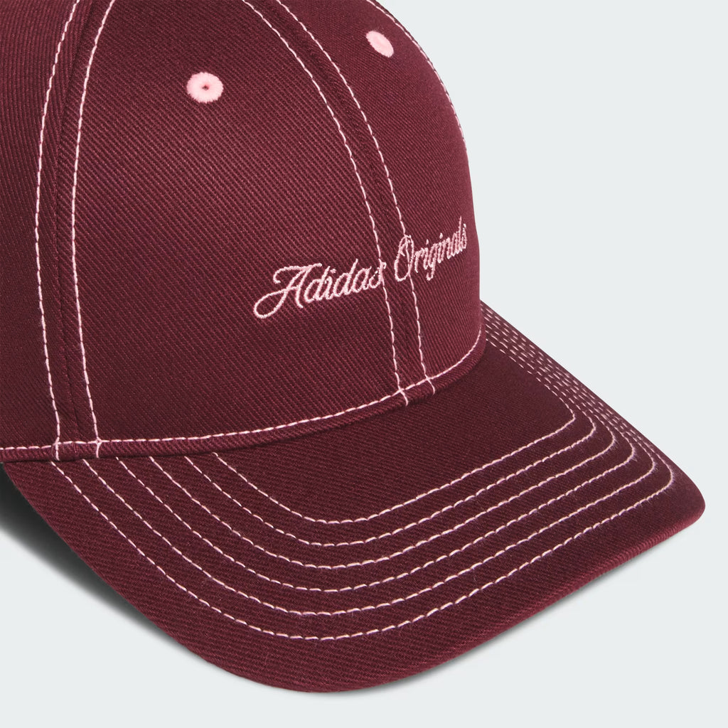 Adidas Bolso strapback exclusivo para mujer.