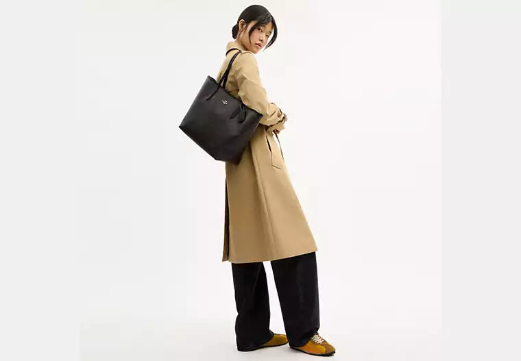 Coach Bolso City Tote en lona de la firma